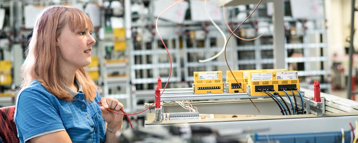 Schülerpraktikum im technischen Bereich, 1. Bild